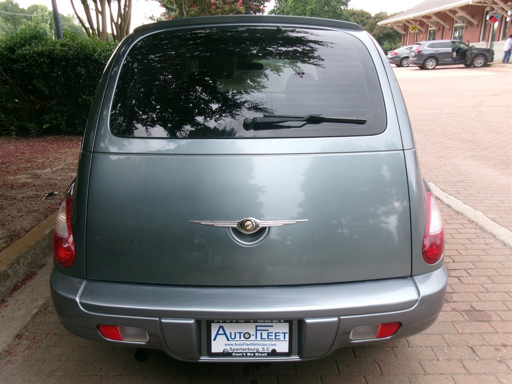 Used 2009 Chrysler PT Cruiser FWD image 4