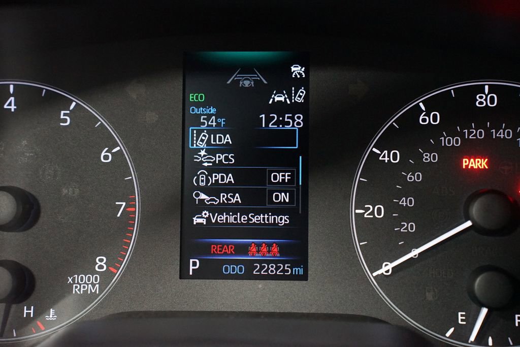 Certified 2025 Toyota Corolla SE image 18