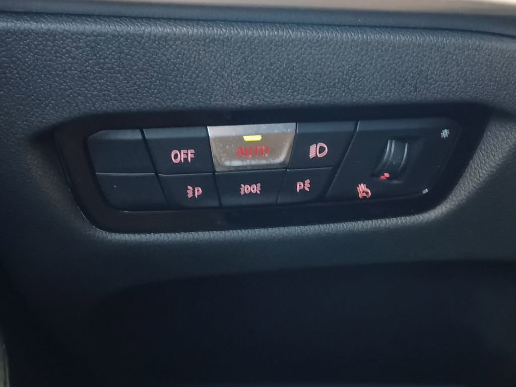 Used 2025 BMW 330i Sedan RWD image 12