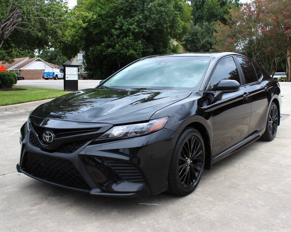 Used 2020 Toyota Camry SE FWD image 4