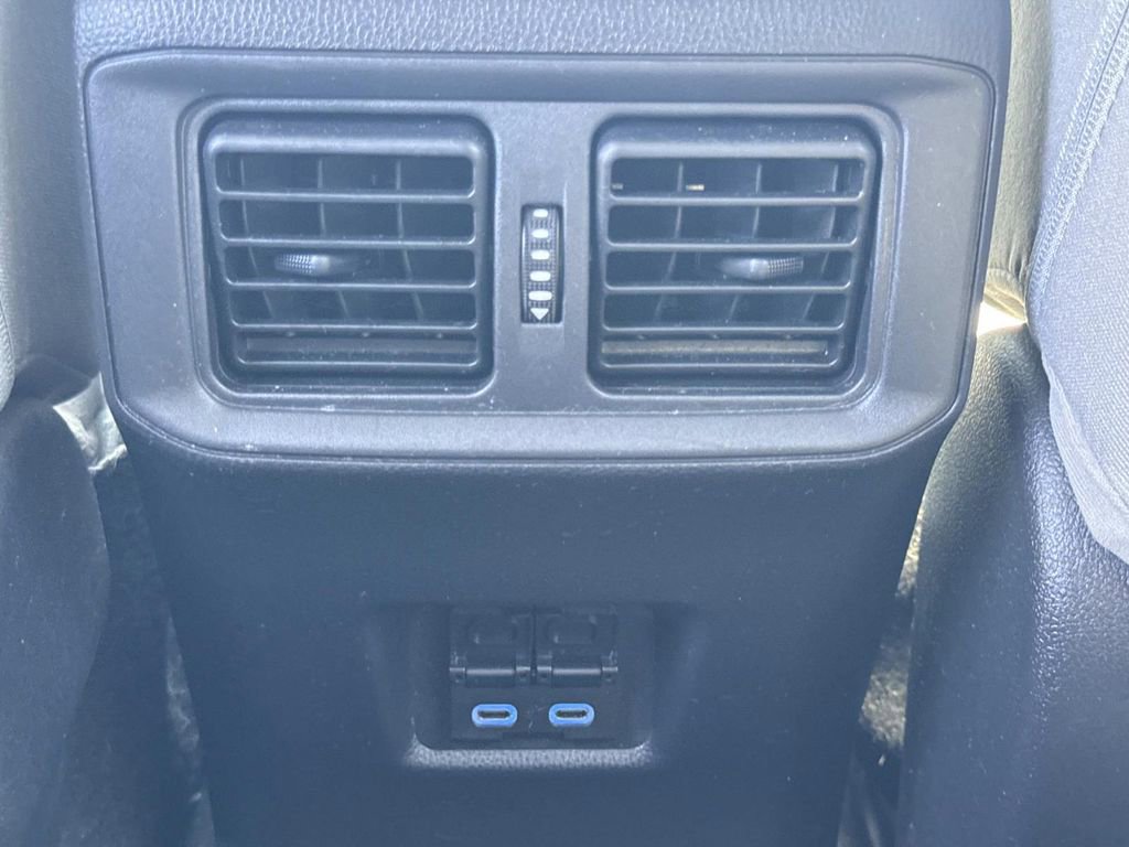 Used 2022 Toyota RAV4 XLE image 16