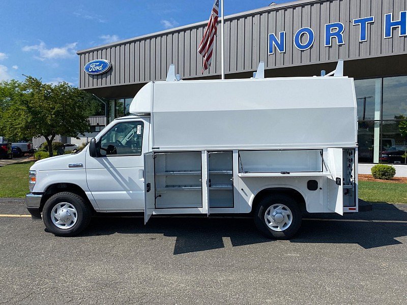 New 2026 Ford E-350 and Econoline 350 Super Duty w/ Power Equipment Group RWD image 9