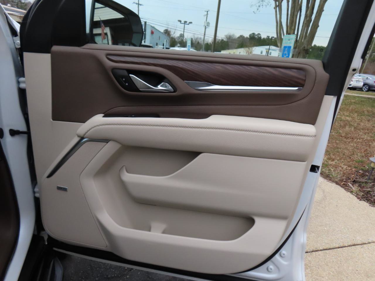 Used 2024 GMC Yukon Denali w/ Advanced Technology Package image 28