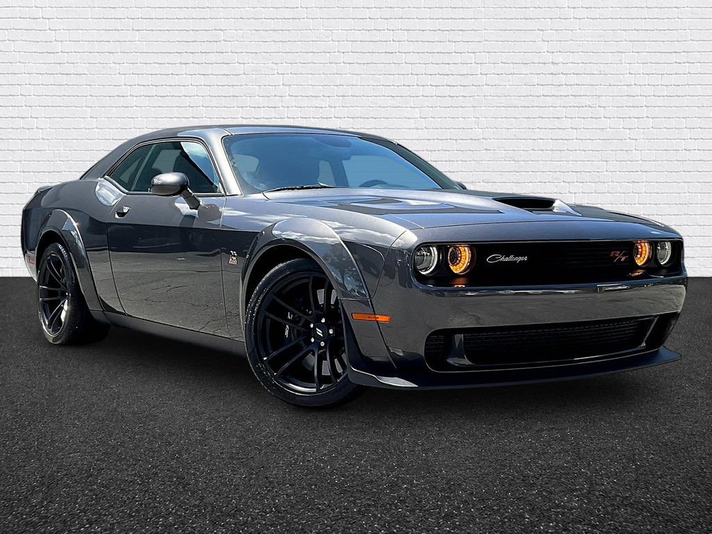 Used 2023 Dodge Challenger R/T Scat Pack RWD image 3