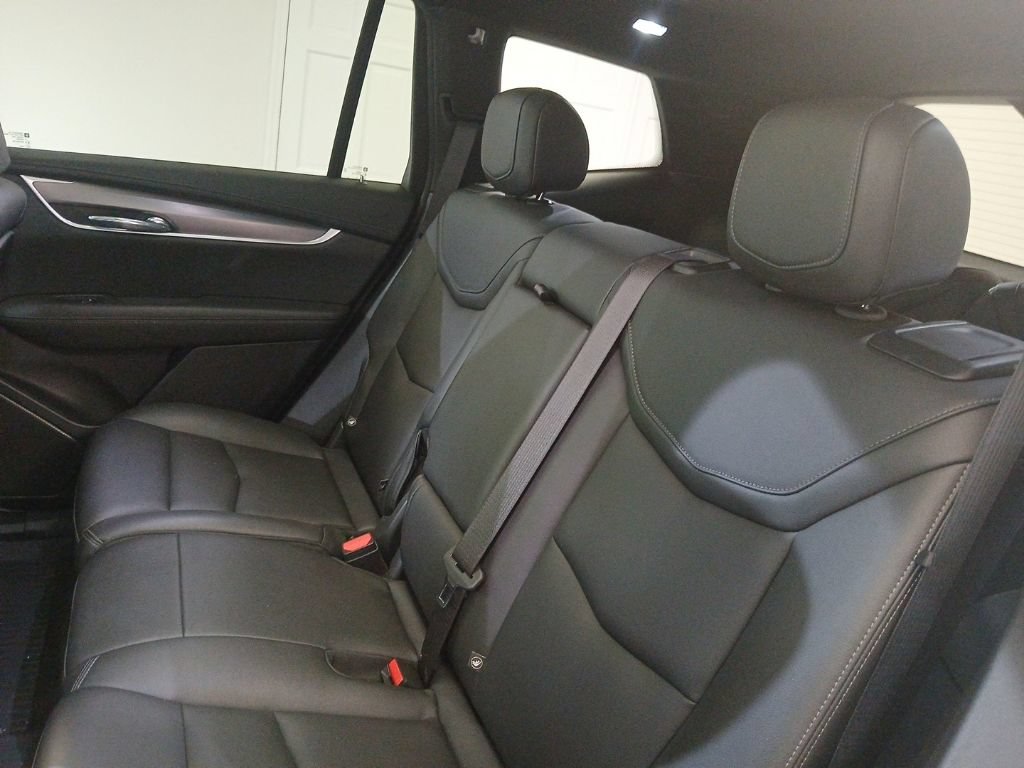 Used 2024 Cadillac XT6 Luxury AWD/4WD image 15