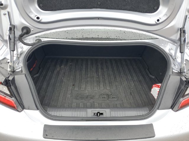 Used 2023 Toyota GR86 Premium w/ ALL Weather Mat Package (TMS) RWD image 7