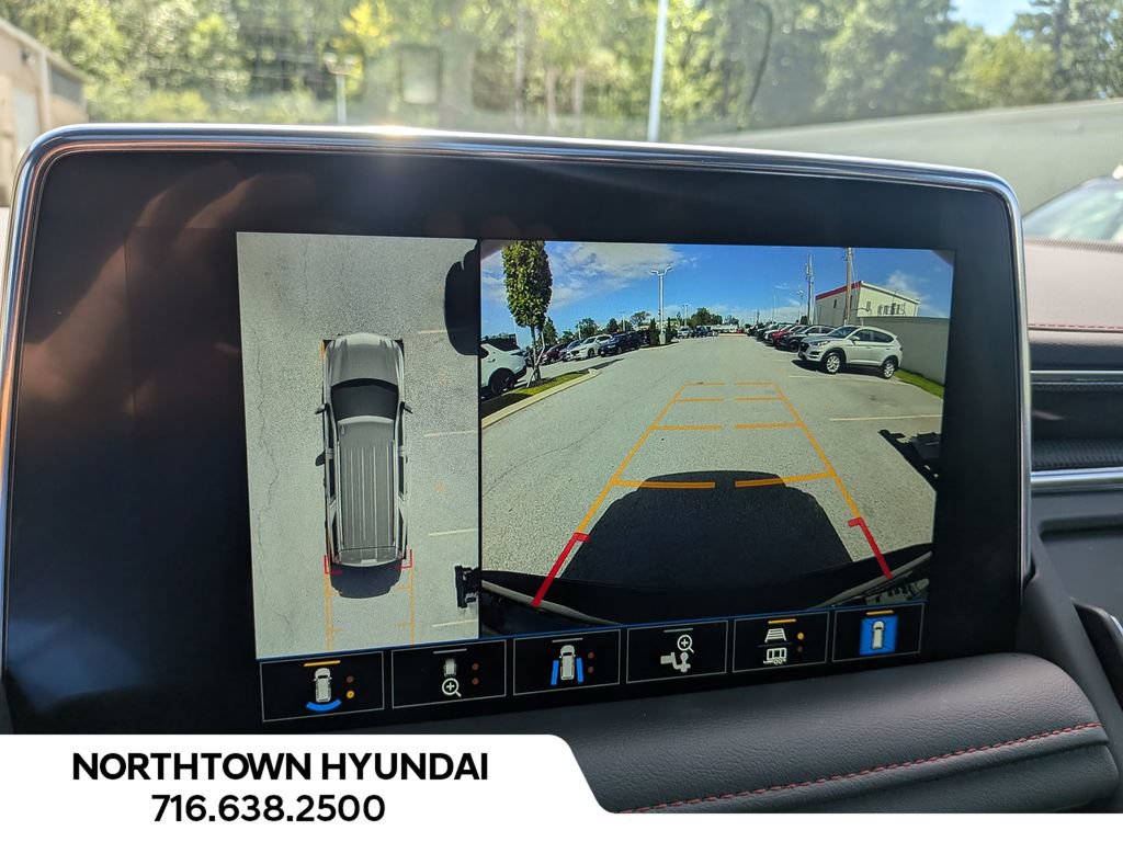 Used 2022 Chevrolet Tahoe RST w/ Luxury Package AWD/4WD image 19