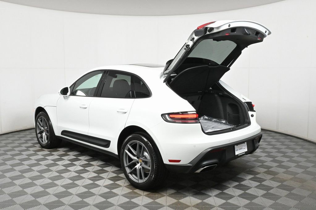 Certified 2025 Porsche Macan image 26