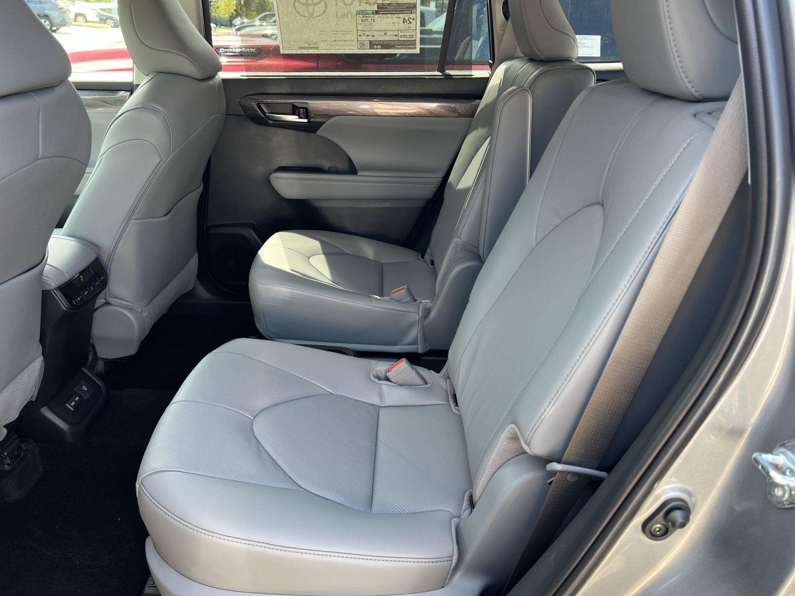 New 2026 Toyota Highlander Limited AWD/4WD image 19