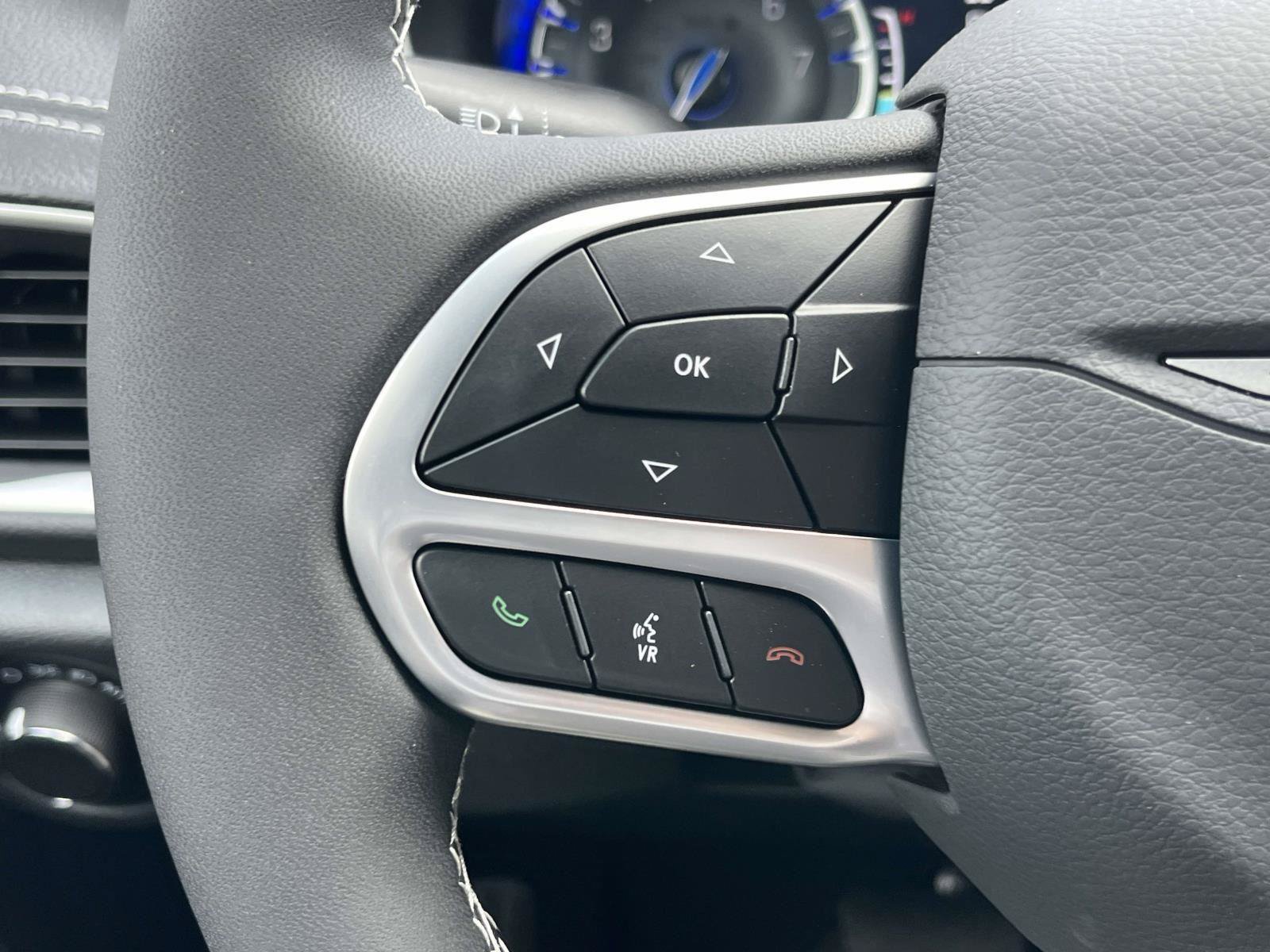 New 2027 Chrysler Pacifica Select FWD image 12