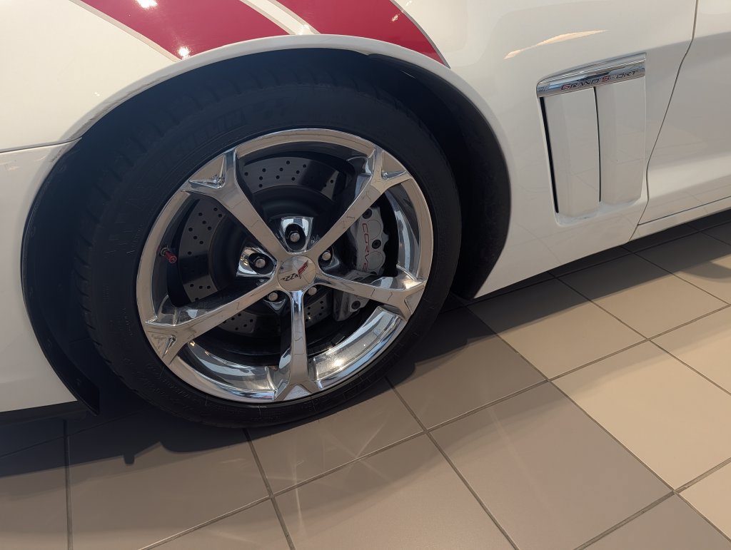 Used 2011 Chevrolet Corvette Grand Sport w/ Preferred Equipment Group RWD image 21