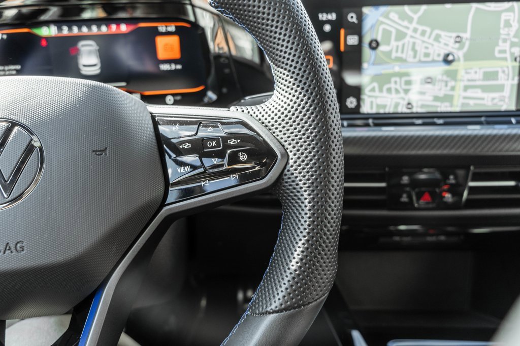 Used 2023 Volkswagen Golf 20th Anniversary Edition image 24