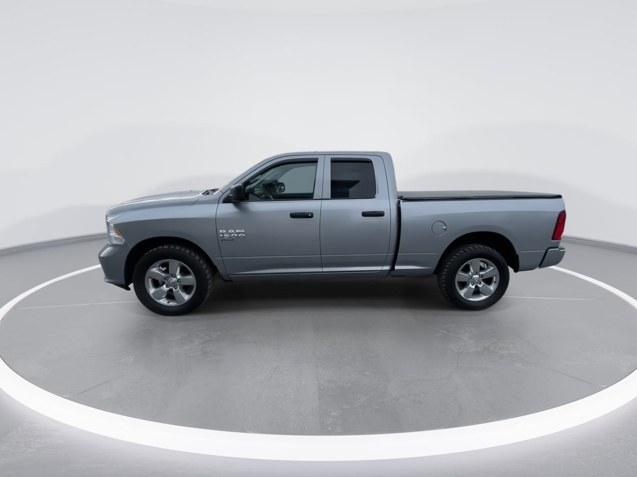 Used 2019 RAM 1500 Express w/ Express Value Package AWD/4WD image 10