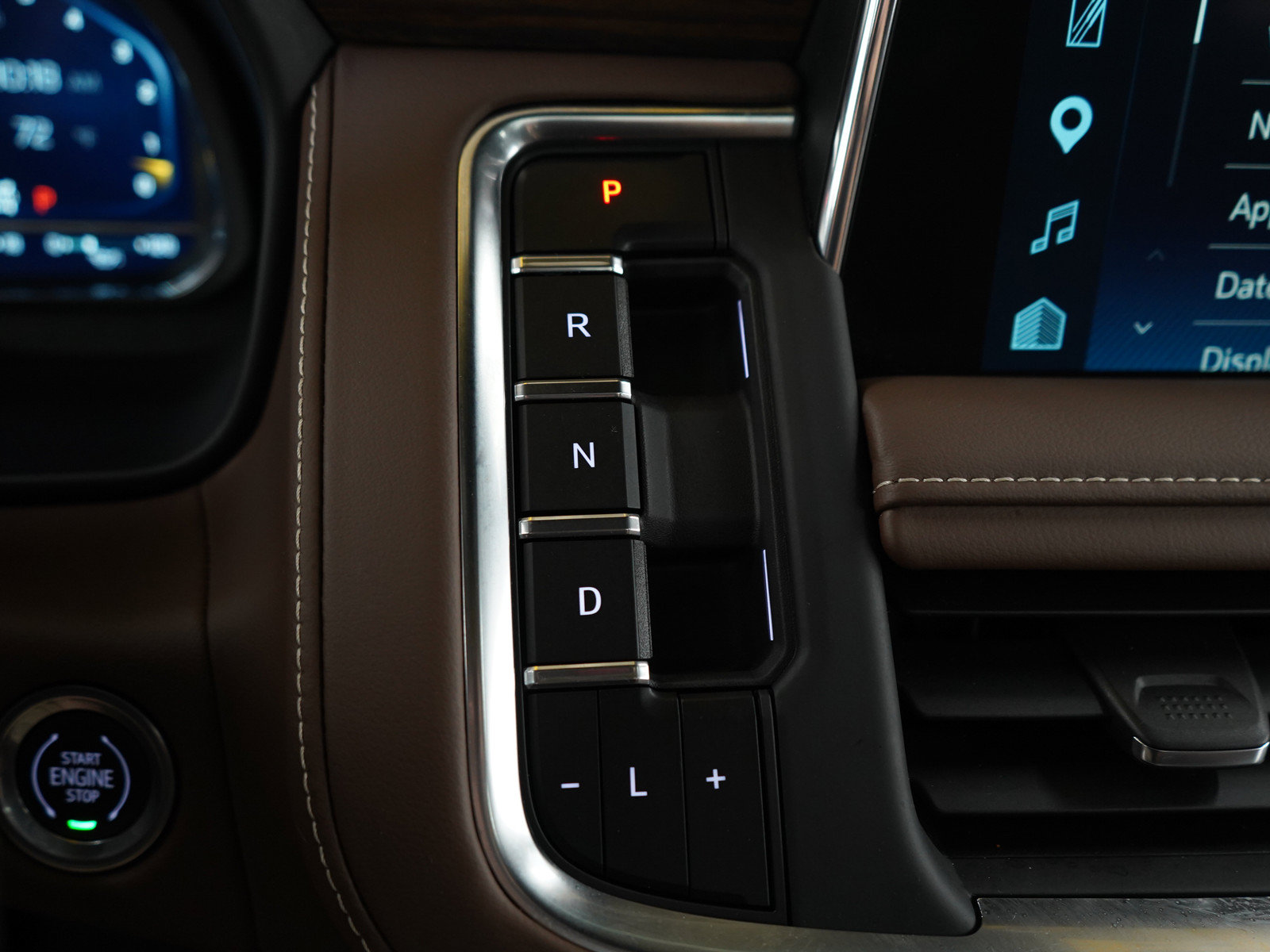 Used 2023 Chevrolet Suburban High Country AWD/4WD image 26