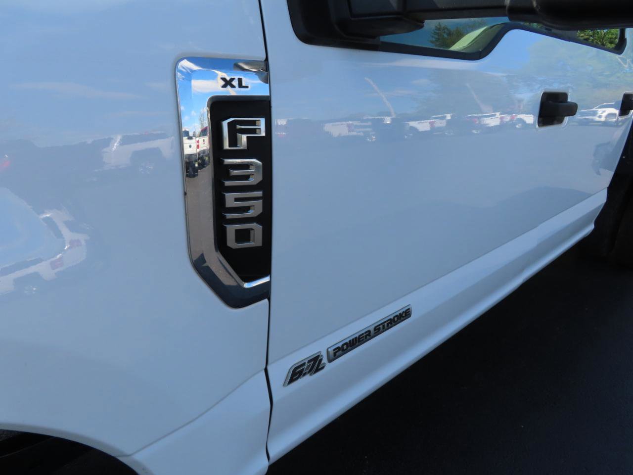 Used 2019 Ford F350 XL w/ Power Equipment Group AWD/4WD image 12