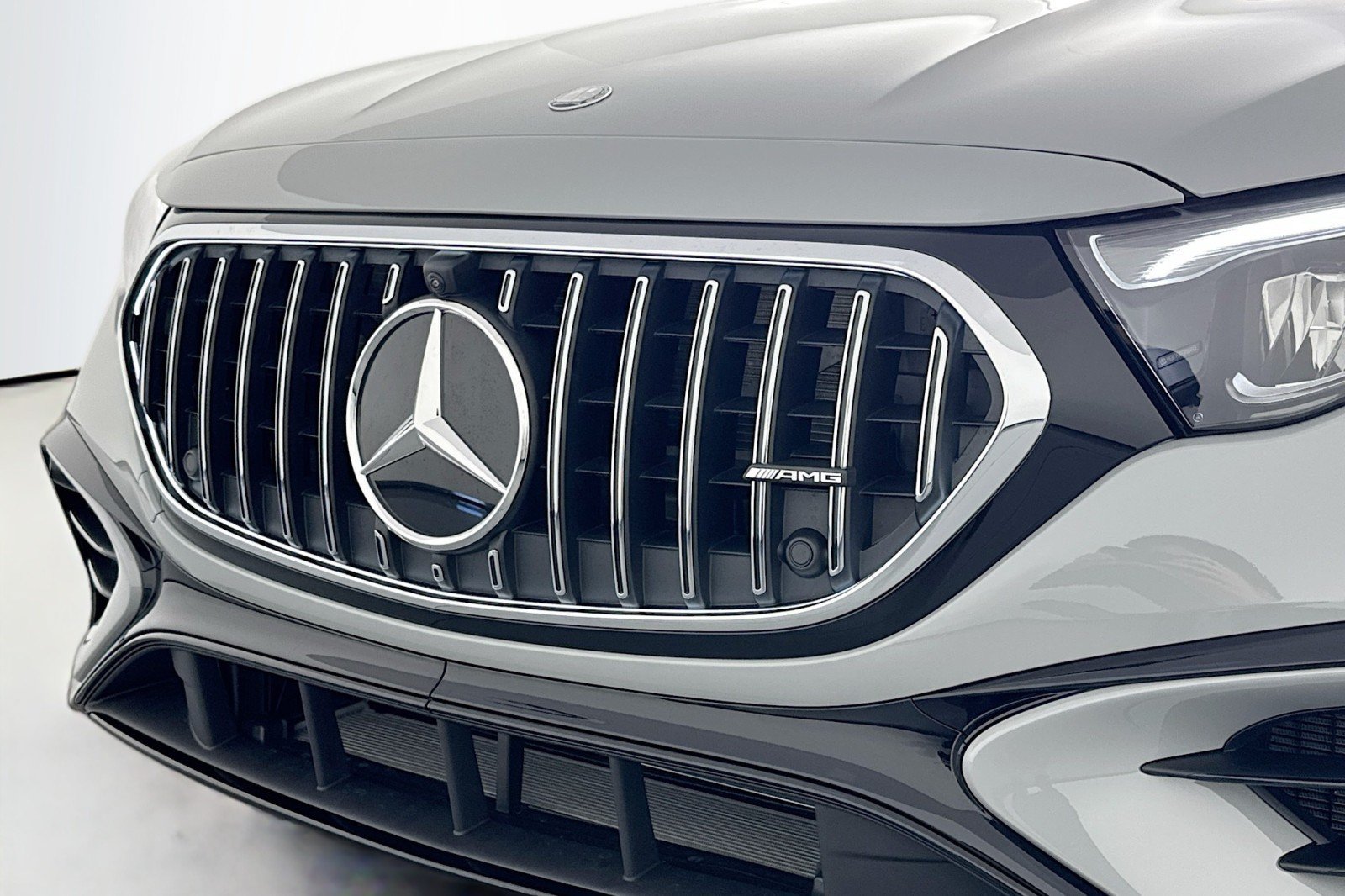 New 2026 Mercedes-Benz E 53 AMG e 4MATIC Sedan image 12