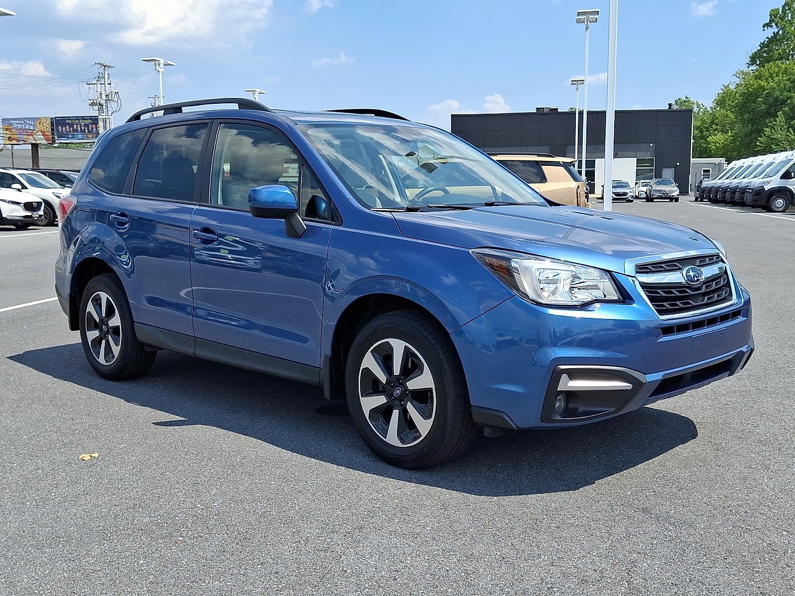 Used 2017 Subaru Forester 2.5i Premium AWD/4WD image 3
