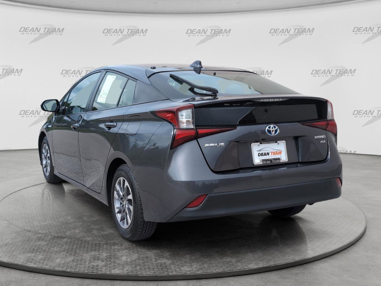 Used 2020 Toyota Prius XLE w/ Premium Convenience Package FWD image 5