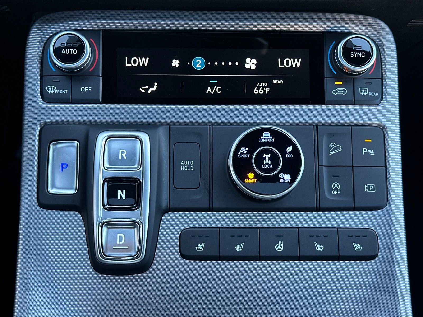 Used 2023 Hyundai Palisade Calligraphy image 24