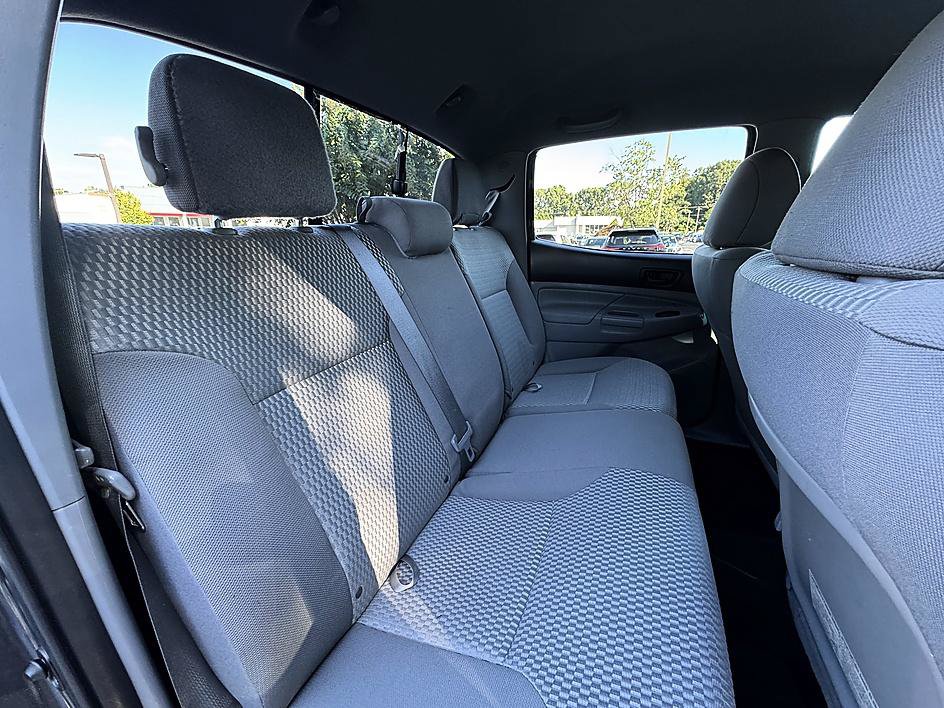 Used 2014 Toyota Tacoma PreRunner w/ SR5 Package RWD image 24
