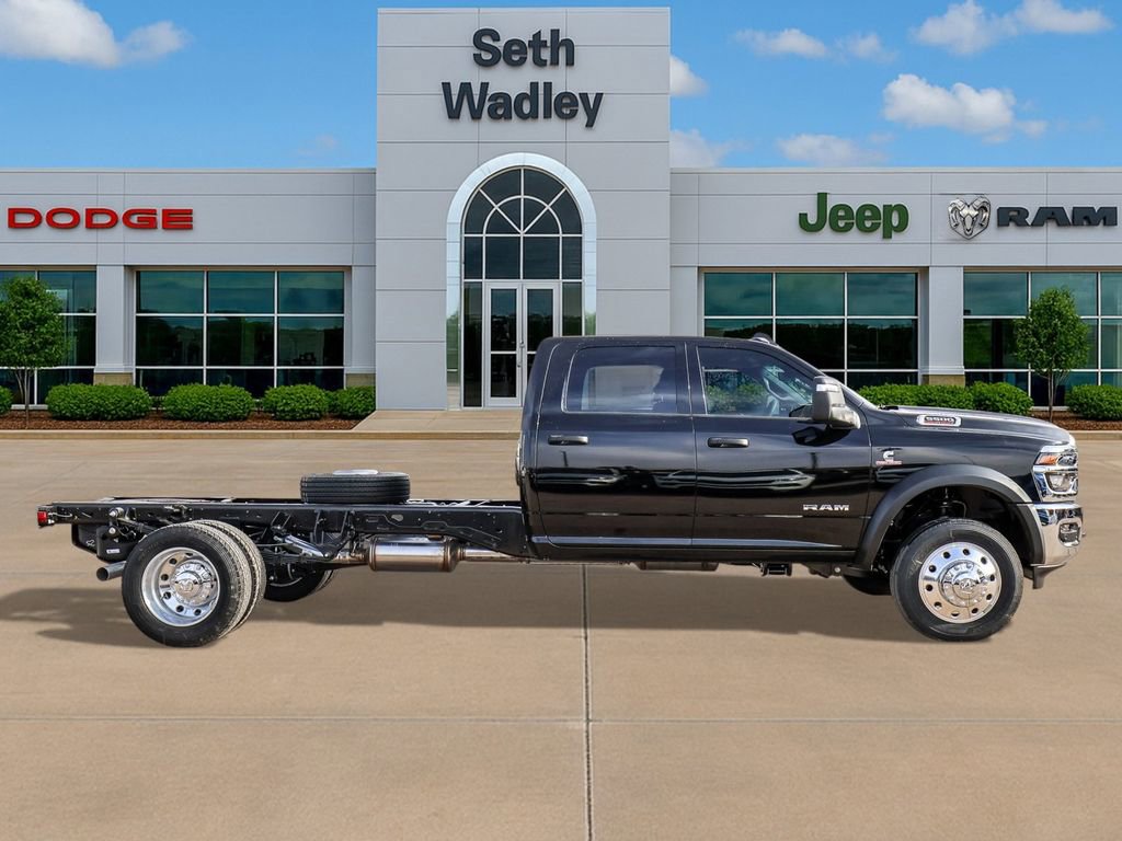 New 2026 RAM 5500 4x4 Crew Cab image 8