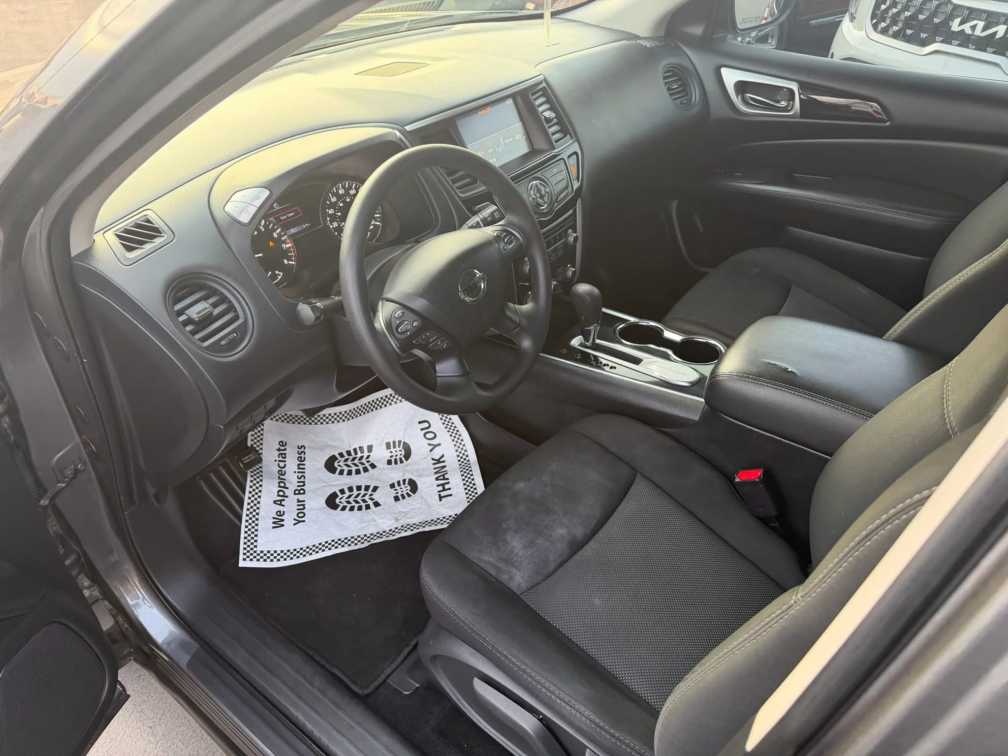 Used 2020 Nissan Pathfinder S image 11