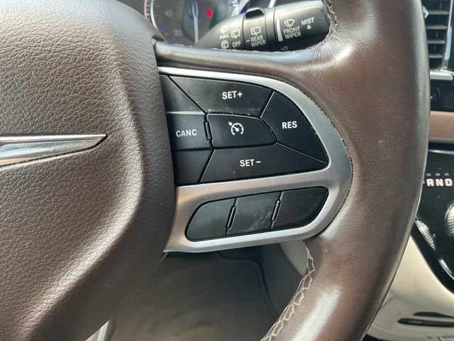 Used 2019 Chrysler Pacifica Touring-L Plus w/ Tire & Wheel Group FWD image 27