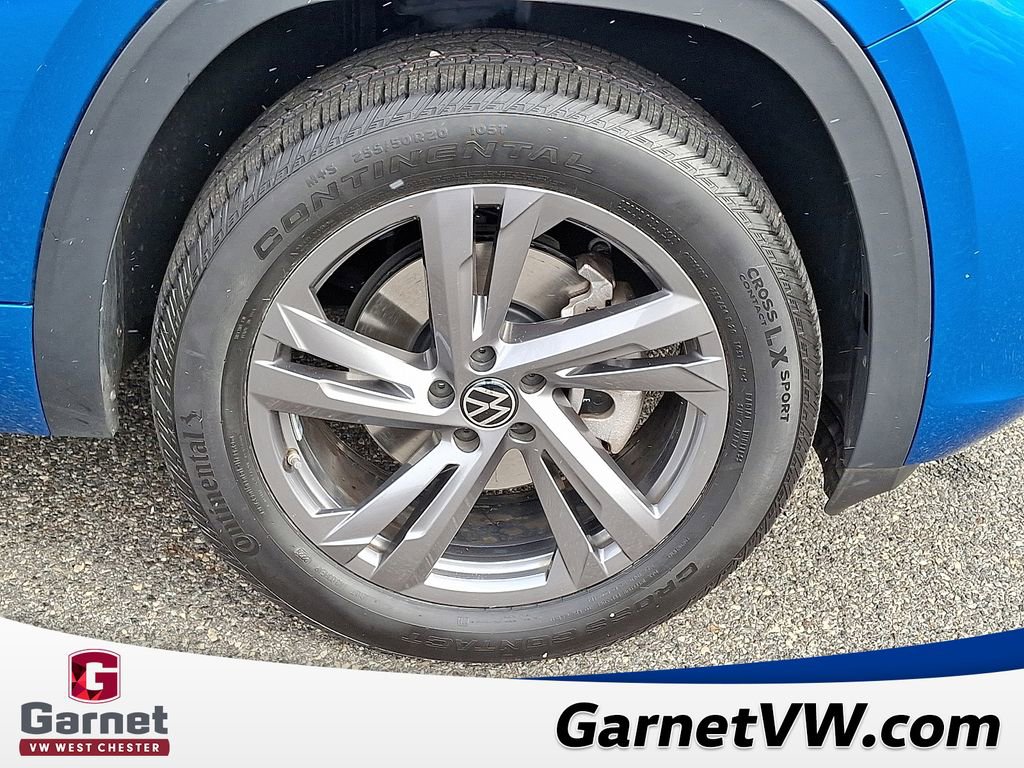 Certified 2024 Volkswagen Atlas Cross Sport SEL R-Line image 9