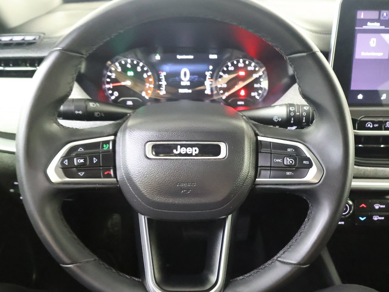 Used 2024 Jeep Compass Latitude AWD/4WD image 34