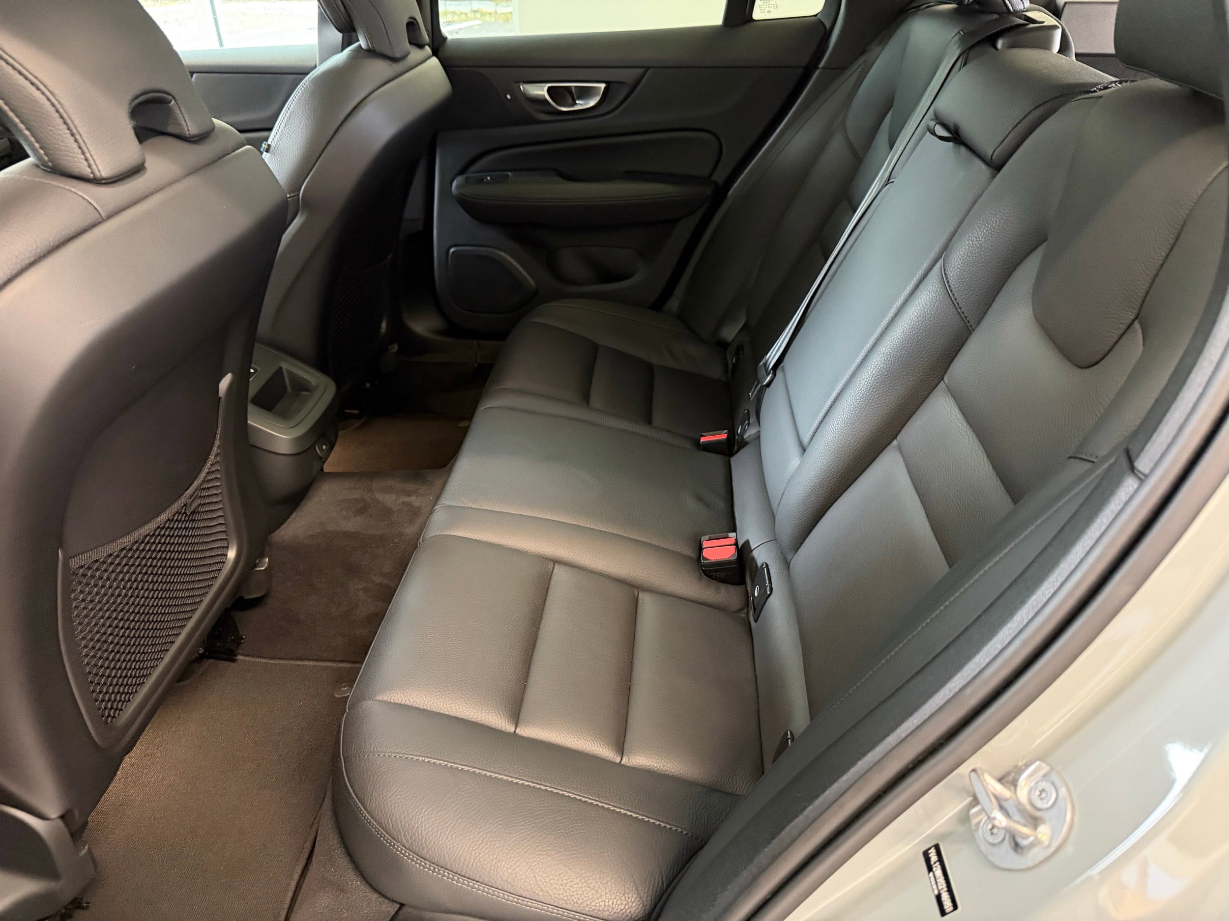 Certified 2025 Volvo V60 B5 Cross Country Plus AWD/4WD image 25