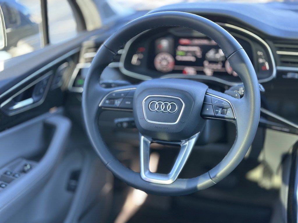 Used 2023 Audi Q7 3.0T Premium Plus image 11