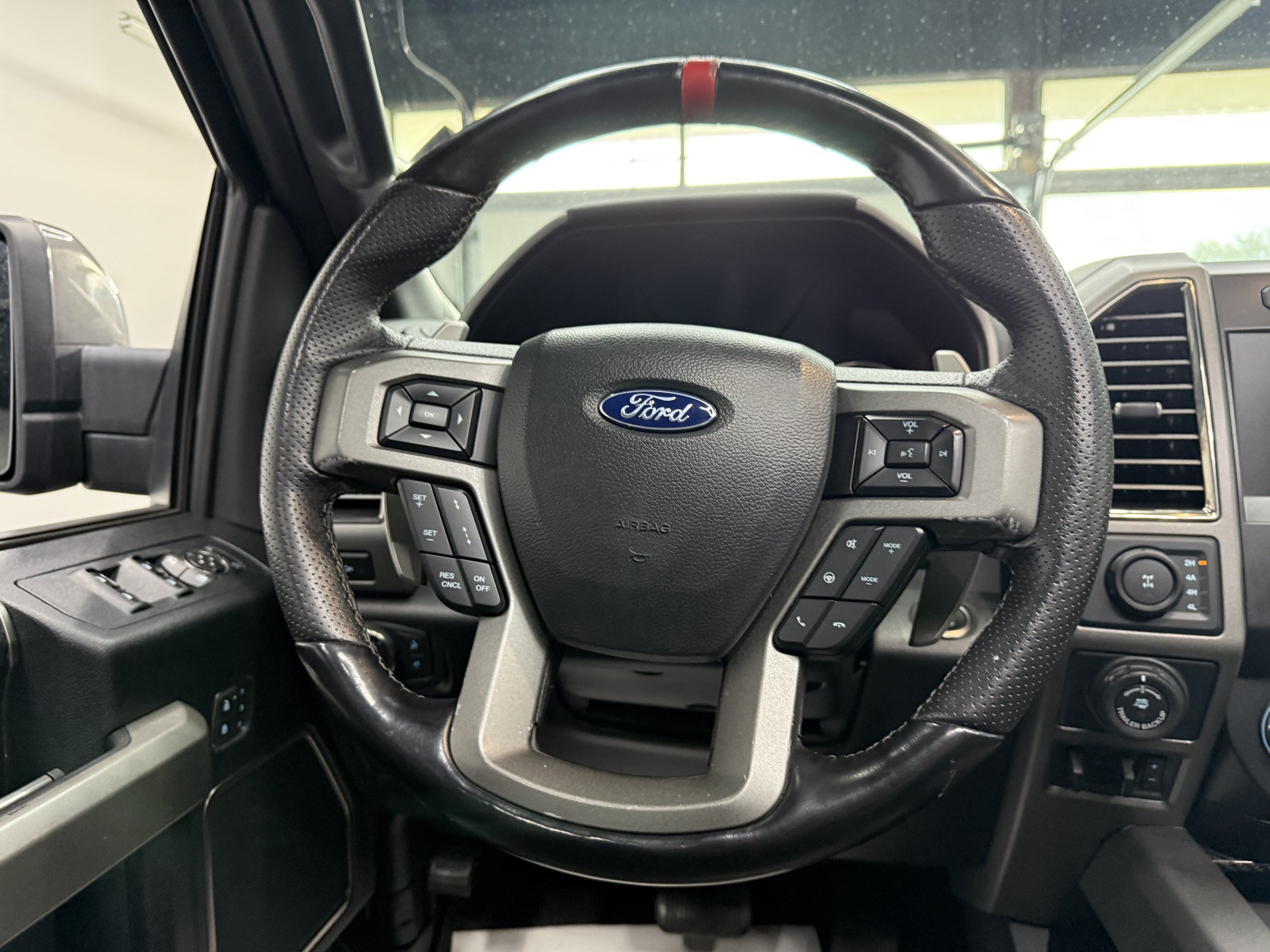 Used 2018 Ford F150 Raptor w/ Equipment Group 802A Luxury AWD/4WD image 15