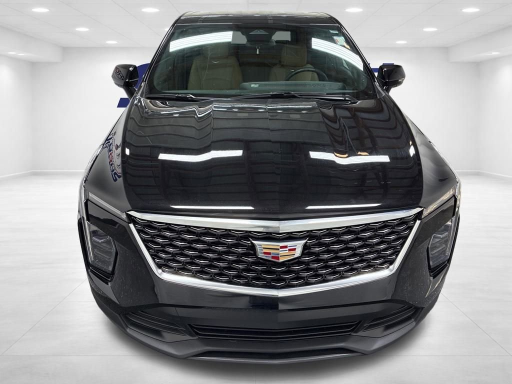 Used 2024 Cadillac XT4 Luxury w/ LPO, Floor Liner Package image 2