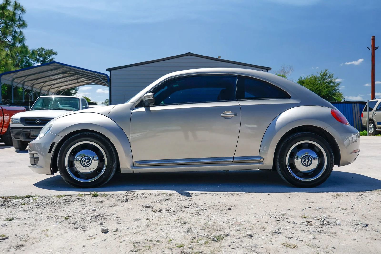 Used 2012 Volkswagen Beetle 2.5 image 3