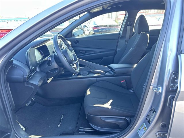 Used 2025 Hyundai Elantra Sport image 11