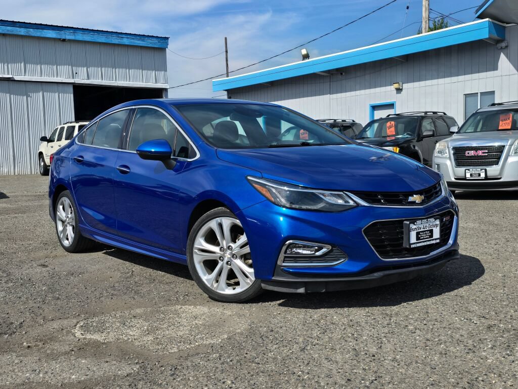 Used 2017 Chevrolet Cruze Premier FWD image 1