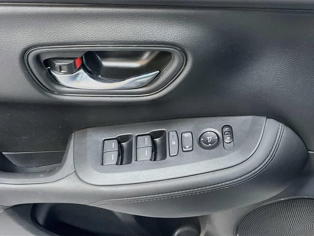 Used 2025 Honda HR-V LX image 17