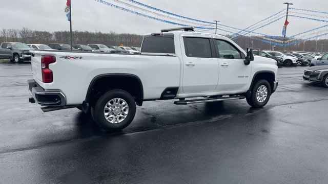 Used 2024 Chevrolet Silverado 3500 LT w/ Convenience Package image 6