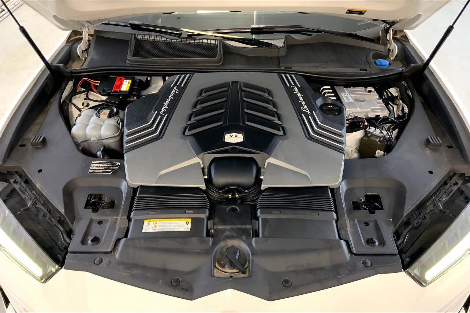 Used 2020 Lamborghini Urus AWD/4WD image 30