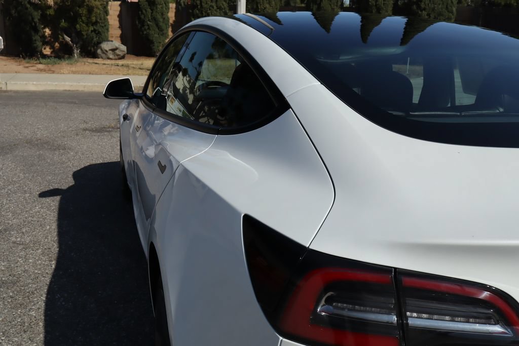 Used 2022 Tesla Model 3 Long Range AWD/4WD image 16