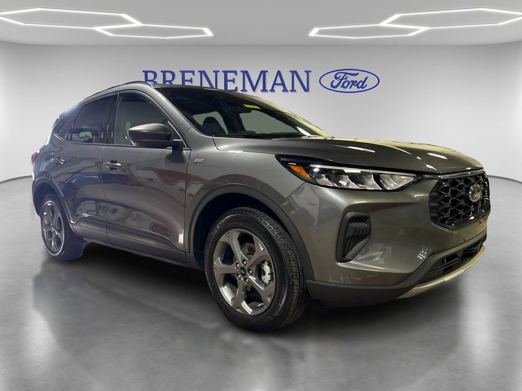 Certified 2025 Ford Escape ST-Line AWD/4WD image 3