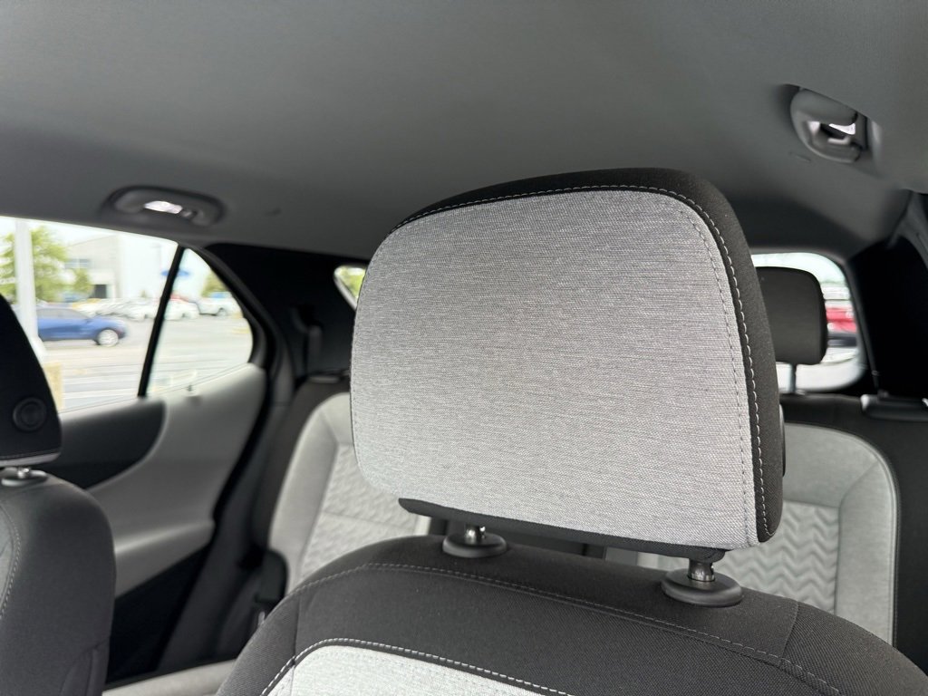 Used 2023 Chevrolet Equinox LT image 22