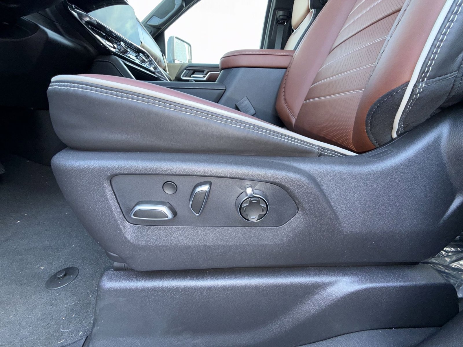 New 2026 GMC Sierra 2500 Denali Ultimate w/ Max Trailering Package AWD/4WD image 14
