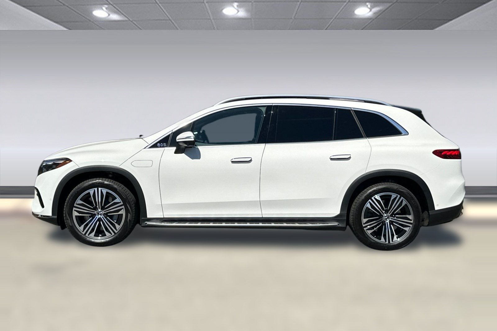 New 2027 Mercedes-Benz EQS 400 4MATIC SUV image 2