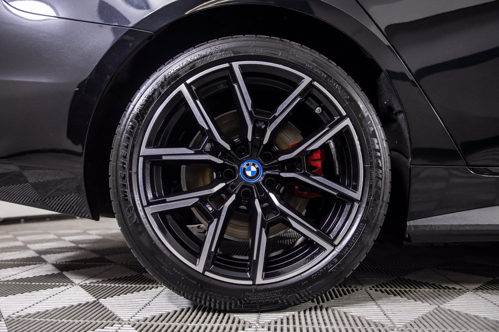 Used 2024 BMW i4 eDrive35 w/ M Sport Package RWD image 41