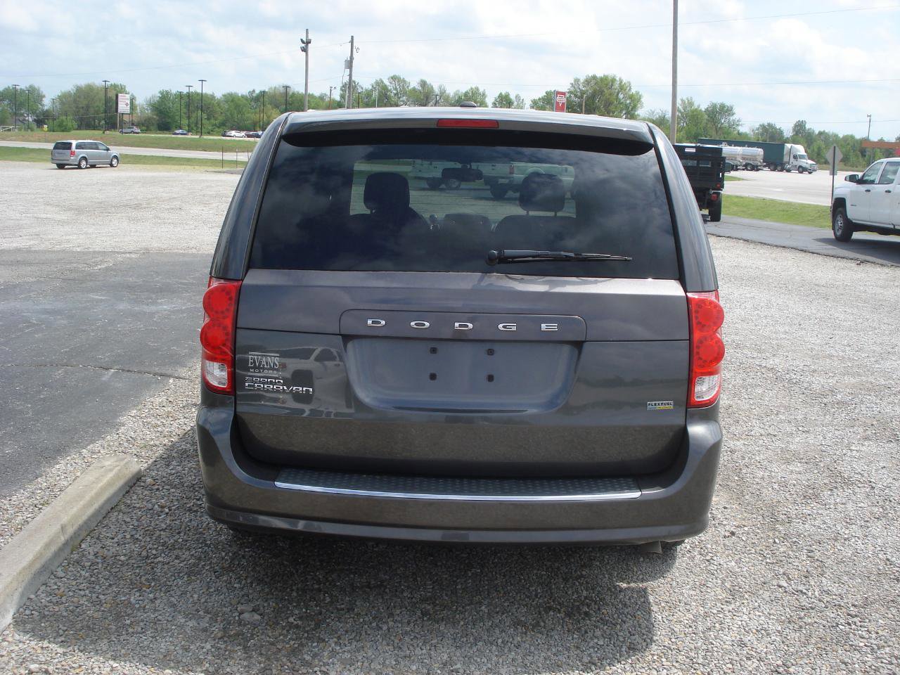 Used 2016 Dodge Grand Caravan SE image 7