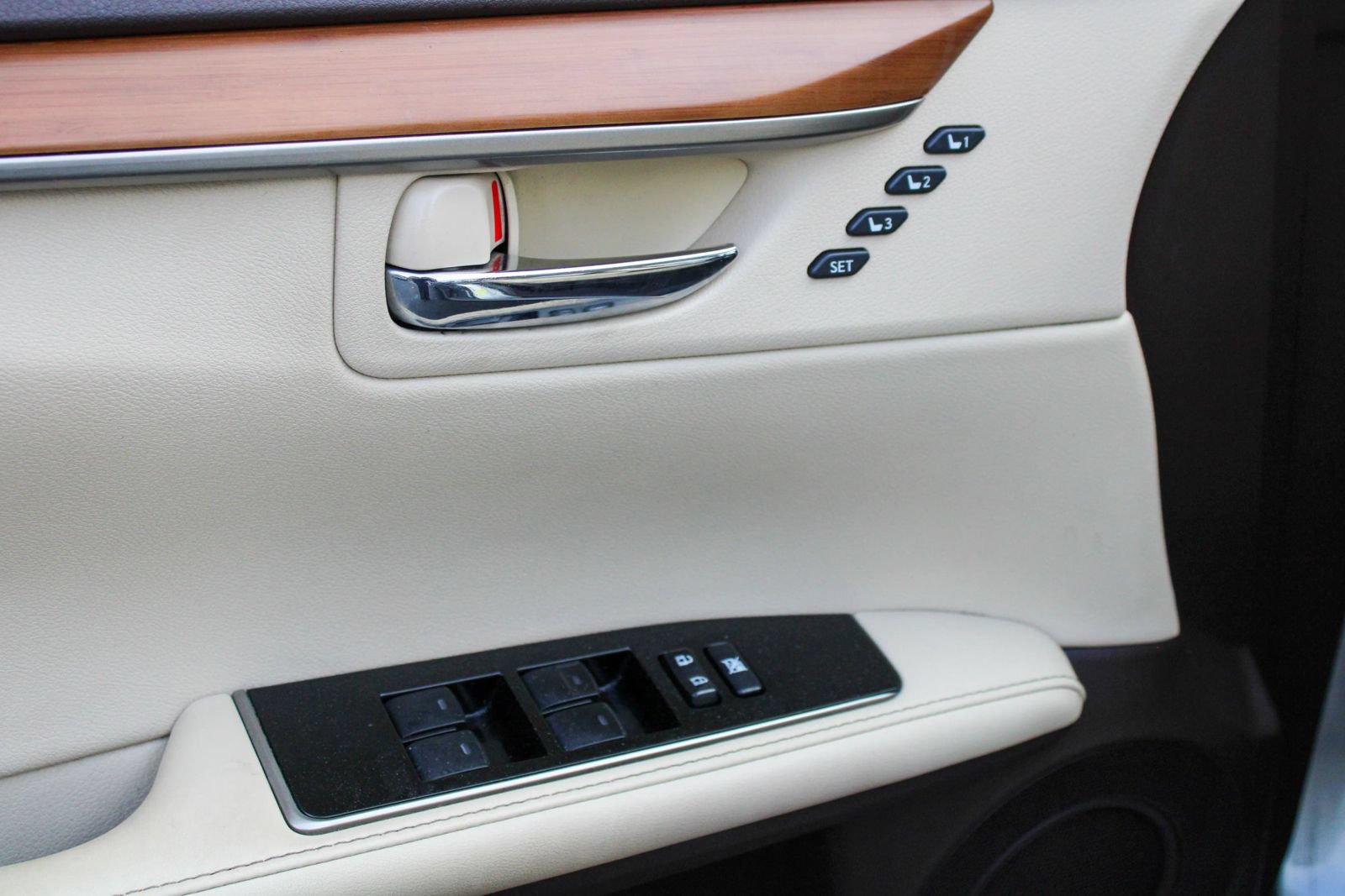 Used 2018 Lexus ES 350 w/ Navigation System Package FWD image 19