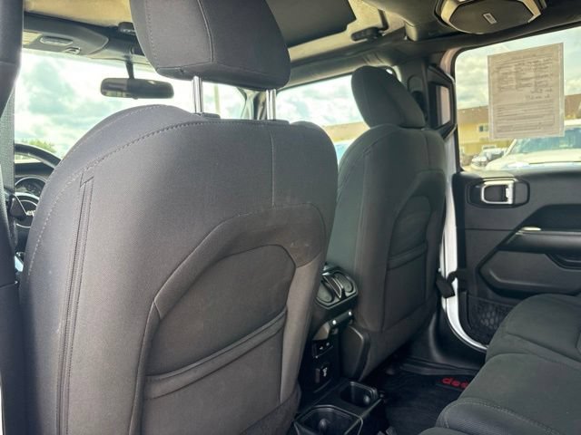 Used 2018 Jeep Wrangler Unlimited Sahara w/ LED Lighting Group AWD/4WD image 32