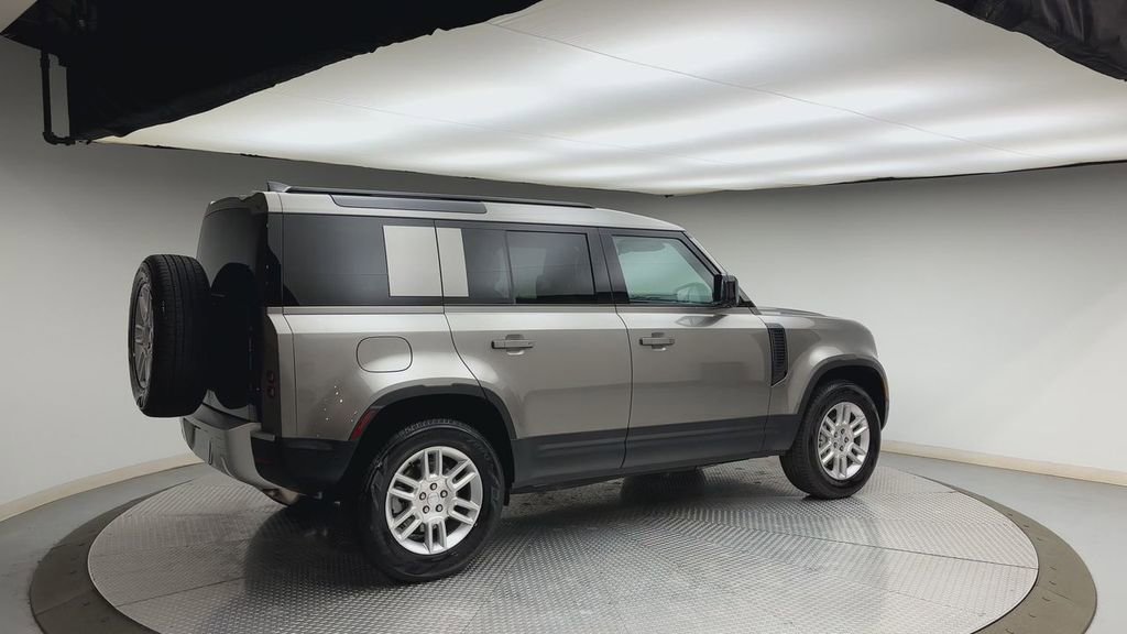 Used 2025 Land Rover Defender 110 S image 2