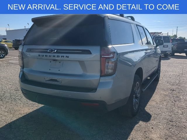 Used 2023 Chevrolet Suburban Z71 w/ Luxury Package AWD/4WD image 8